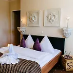 Hotel My Place 3*