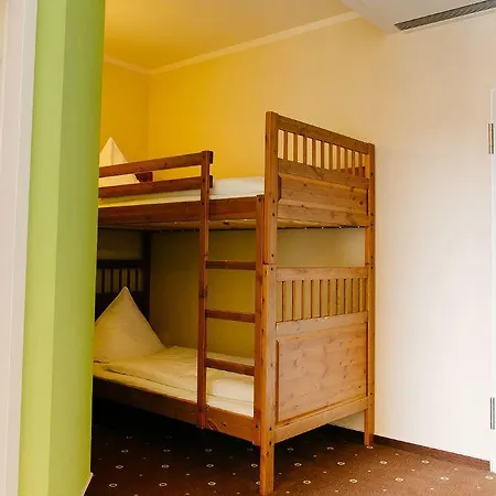 מלון My Place 3*